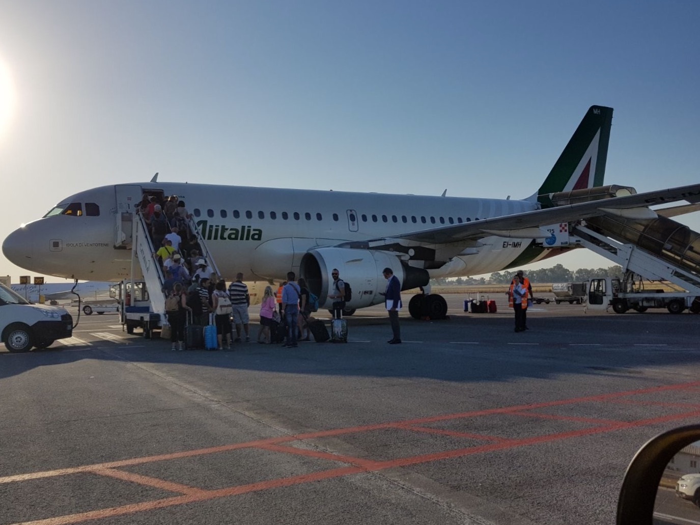 Nuovo e storico record a Fontanarossa: agosto 2017 chiude con 1.015.765 passeggeri. Crescono anche i jet privati.